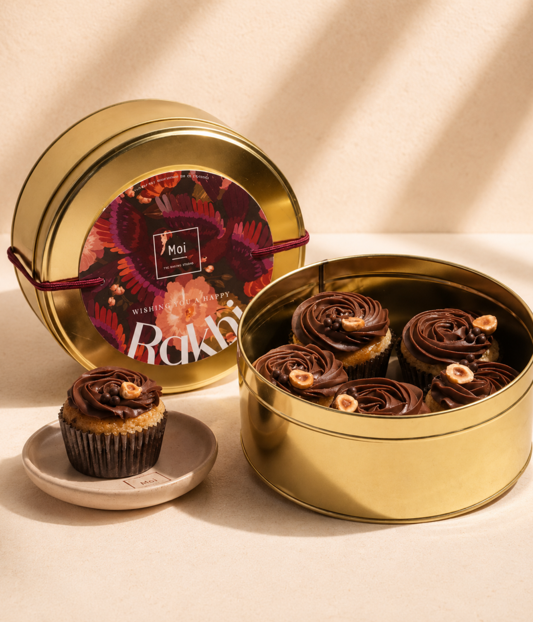 Chocolate & Vanilla Cupcakes